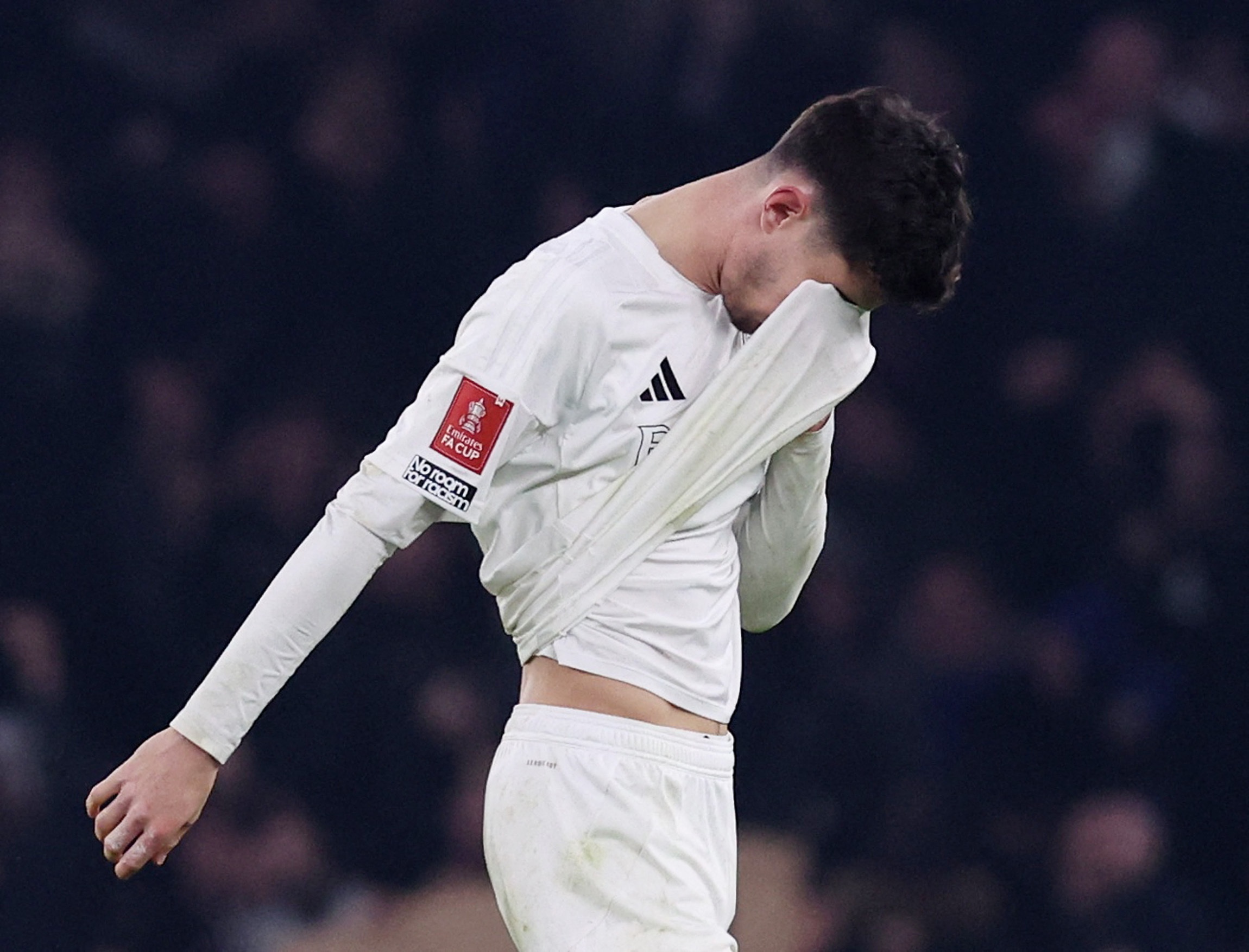 MK体育官网-TA：哈弗茨因膝伤缺席训练伤缺时间未定，阿森纳积极探索补强锋线