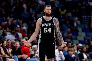 MK体育-板凳发力！马刺替补合计贡献47分 韦斯利15分&amp;布兰纳姆13分