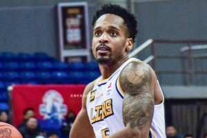 MK体育-王博：虽然布朗砍很多分助队取胜 但他的防守对球队是最重要的