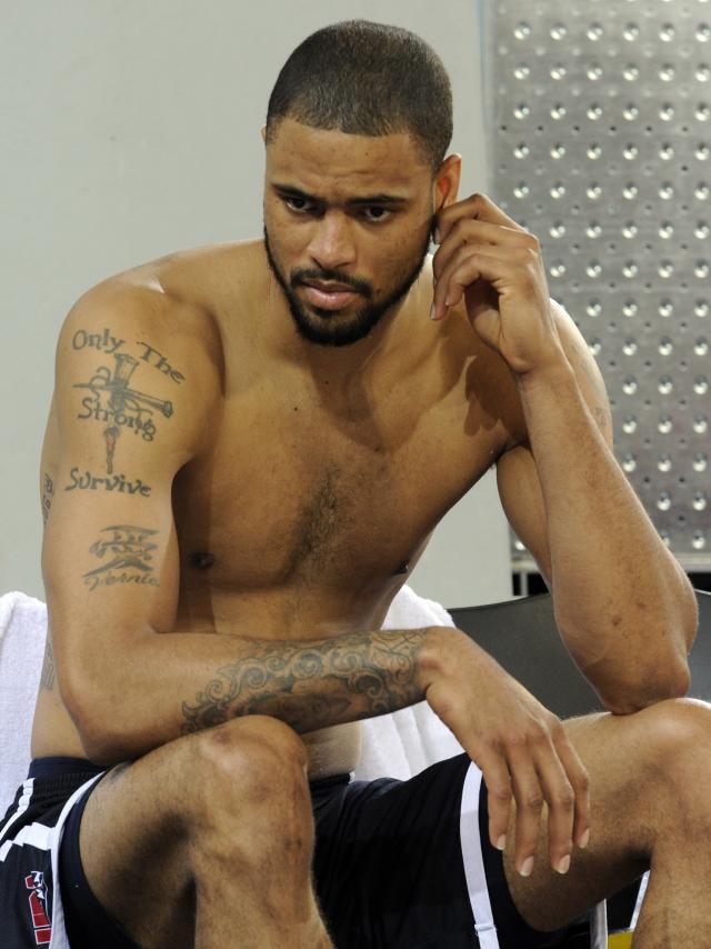 1654429955239012809.jpg 107566410_vert-d072c377a62caf0d5a8ec1b3f6d484d612f80c48.jpg