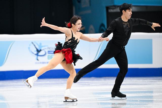 1769134934606056282.jpg (体育)(8)花样滑冰——四大洲赛:双人滑短节目赛况XxjpseC000375_20260122_PEPFN0A001.jpg